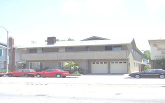 4244 Lakewood Blvd Apartments