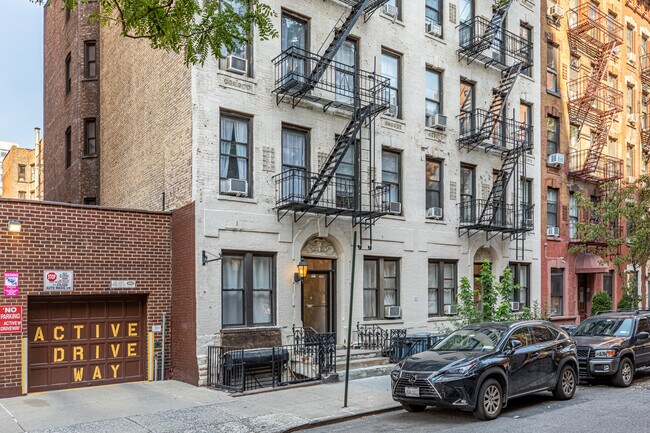 507-509 E 81st St in New York, NY - Foto de edificio - Primary Photo