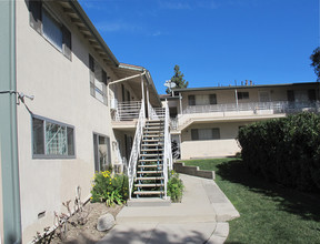 2705 Piedmont Ave in La Crescenta, CA - Building Photo - Building Photo