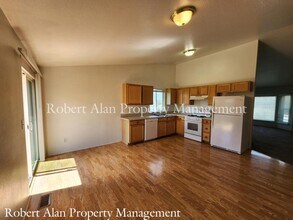 1006 SW Nye Ave in Pendleton, OR - Building Photo - Building Photo