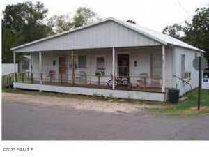 property at 711 E Lessley St