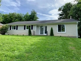 2104 Terriwood Ct in Louisville, KY - Building Photo