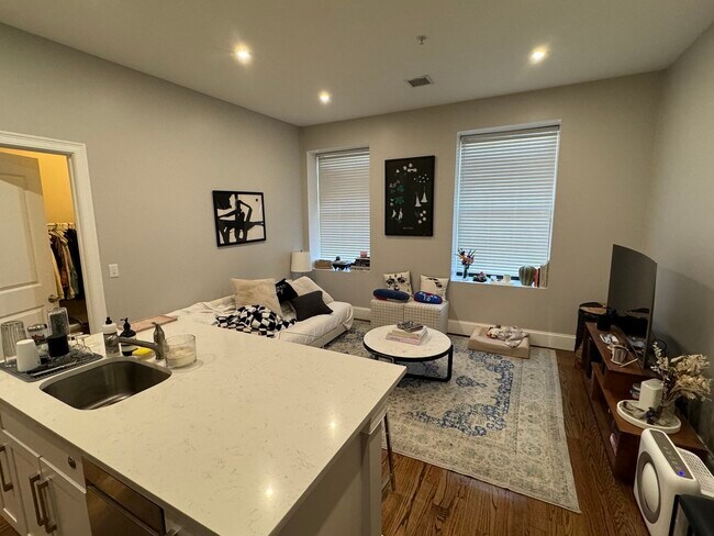 27 Dudley St, Unit 7 in Boston, MA - Building Photo - Building Photo