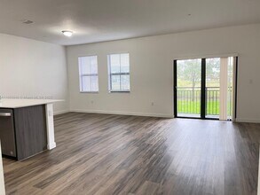 15600 SW 136th St in Miami, FL - Building Photo - Building Photo