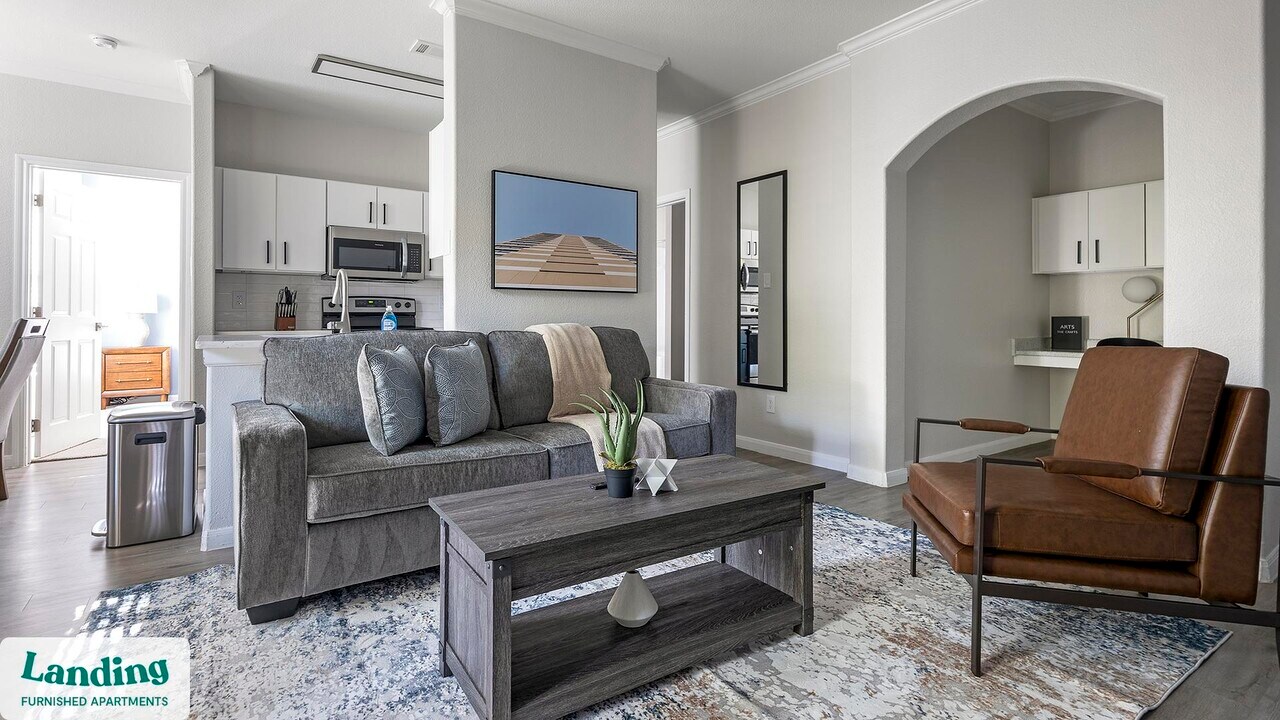 1215 W Slaughter Ln in Austin, TX - Foto de edificio