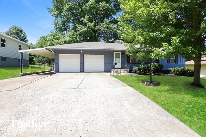8310 Kentucky Ave in Raytown, MO - Building Photo