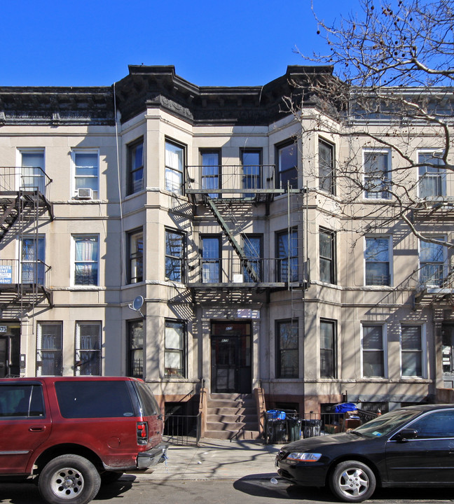 879 Saint Johns Pl in Brooklyn, NY - Building Photo