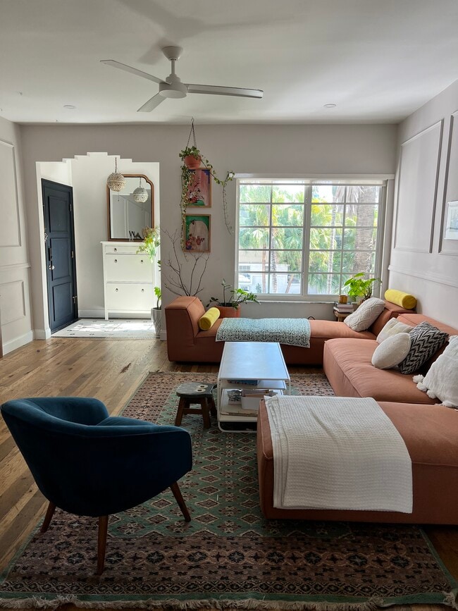 831 10th St, Unit 202 in Miami Beach, FL - Foto de edificio - Building Photo