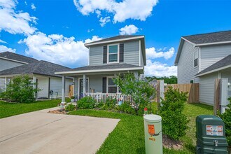 9923 Opal Stone Wy in Conroe, TX - Foto de edificio - Building Photo