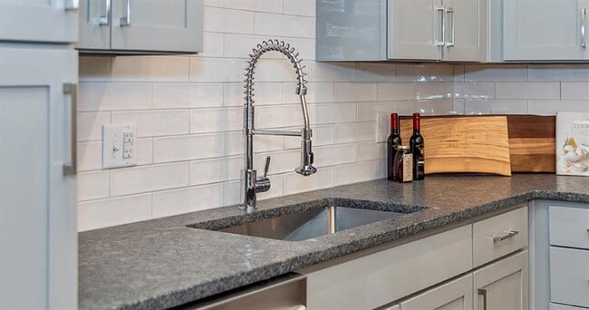 Livingston Flats Apartment in Chesterfield, VA - Foto de edificio - Building Photo