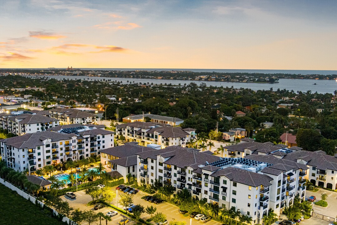 Casa Mara in West Palm Beach, FL - Foto de edificio