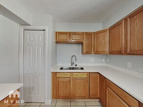 128 Continental Ave in Henderson, NV - Building Photo - Building Photo