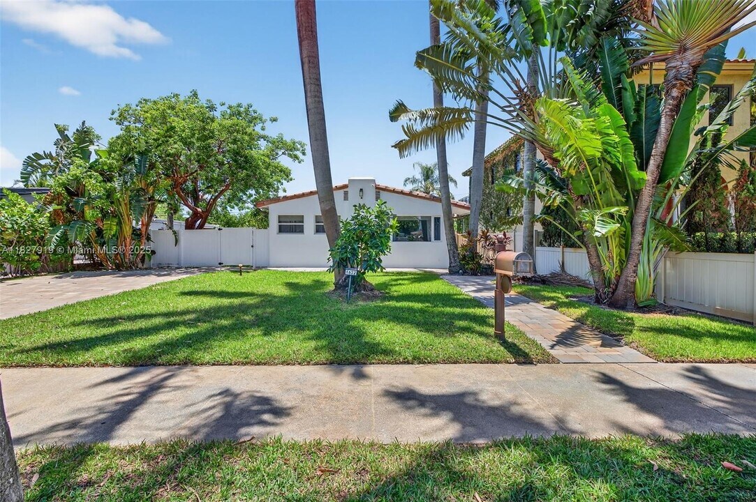 1622 Mayo St in Hollywood, FL - Building Photo