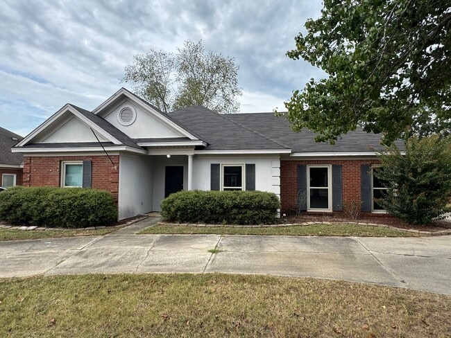 8231 Lochwood Dr in Montgomery, AL - Building Photo - Building Photo