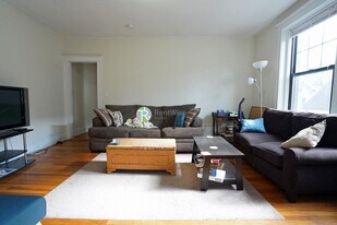 39 Clinton St, Unit 3 in Cambridge, MA - Building Photo