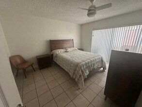9428 Oakburst Ln in Tamarac, FL - Building Photo - Building Photo