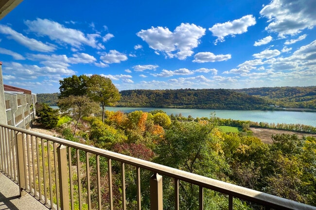 Indian Lookout Apartments in Cincinnati, OH - Building Photo - Building Photo