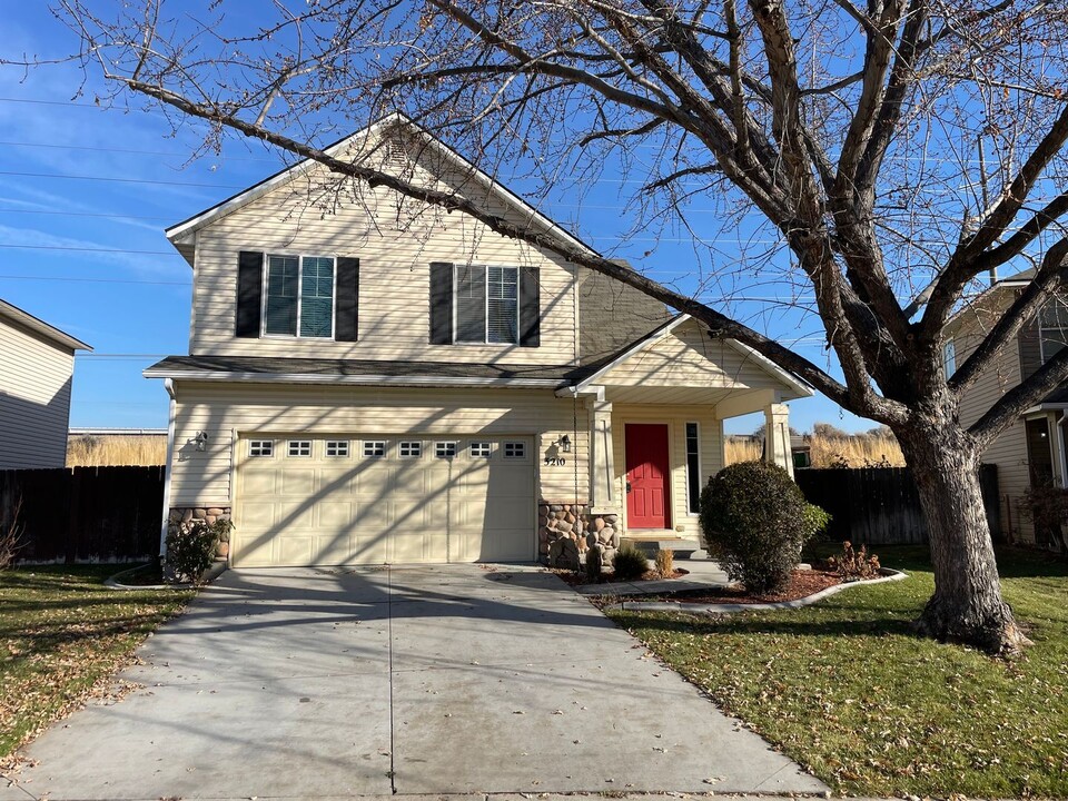 3210 Capistrano Ave S in Boise, ID - Building Photo