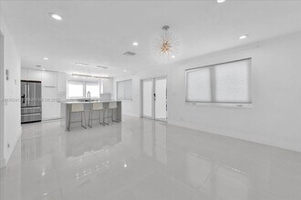348 Palm St in Hollywood, FL - Building Photo - Building Photo