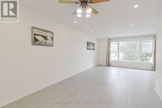 32 Clydesdale Dr in Toronto, ON - Building Photo - Building Photo