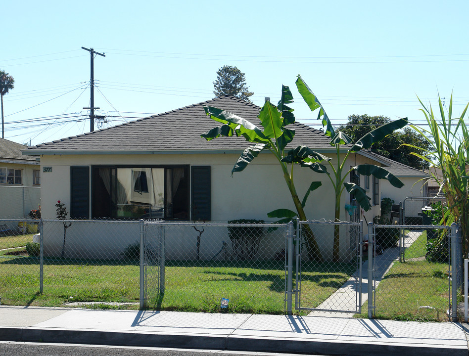 377-379 N G St in Oxnard, CA - Foto de edificio