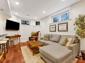703 W Wellington Ave in Chicago, IL - Building Photo - Building Photo