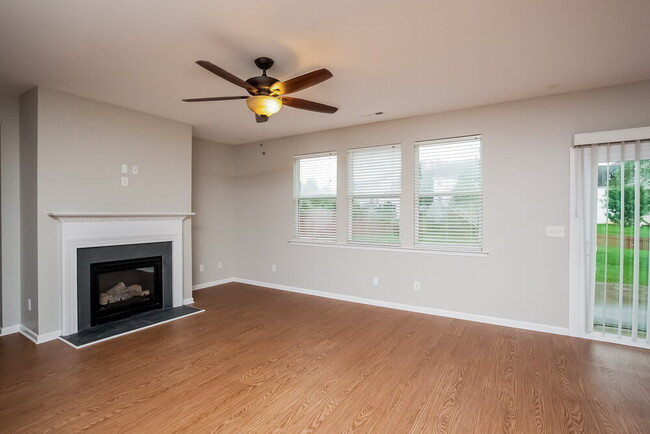 153 Paxton Pl in Newnan, GA - Building Photo - Building Photo