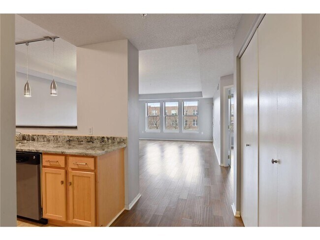 560 2nd St in Minneapolis, MN - Building Photo - Building Photo