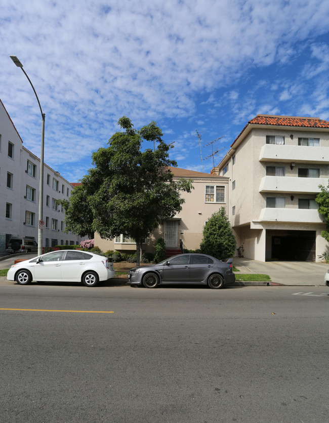 459 S New Hampshire Ave in Los Angeles, CA - Building Photo - Building Photo