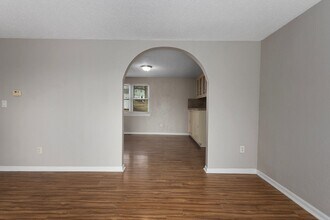 18618 Shoshone Ct in Independence, MO - Building Photo - Building Photo