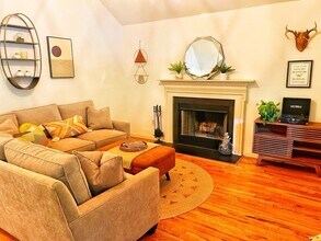 16 Townes Square Ln in Greenville, SC - Building Photo - Building Photo