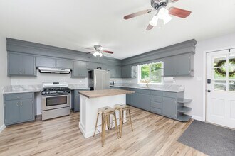 409 S Hamilton St in Lockport, IL - Building Photo - Building Photo