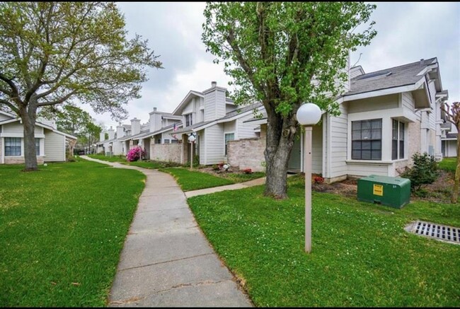 6217 Ludington Dr in Houston, TX - Building Photo - Building Photo
