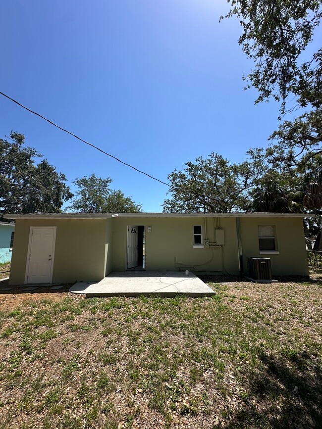 2731 Union St S in St. Petersburg, FL - Foto de edificio - Building Photo