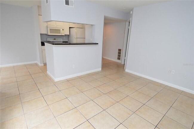 8638 Fancy Finch Dr in Tampa, FL - Building Photo - Building Photo