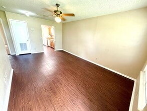 Trinity Oaks in Kirby, TX - Building Photo - Interior Photo