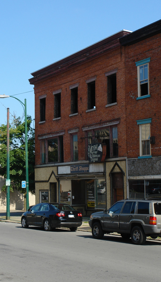 237-239 Bleecker St in Utica, NY - Foto de edificio - Building Photo