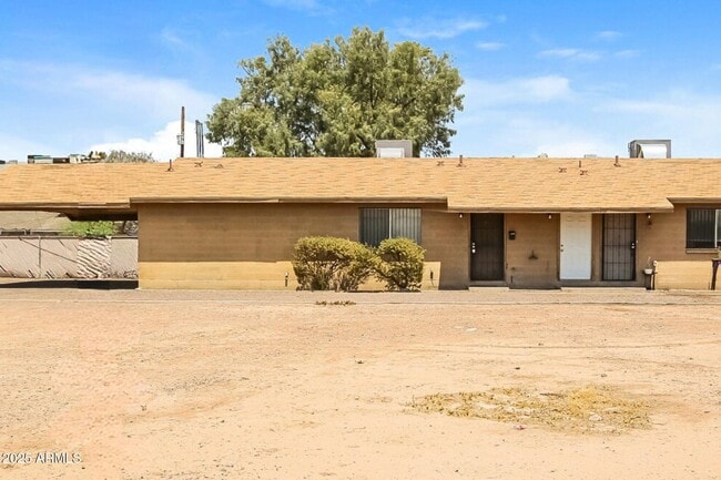 property at 918 S 1st Ave