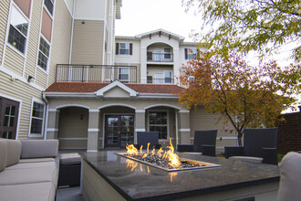 The Pavilion on Berry Apartments in St. Paul, MN - Foto de edificio - Building Photo