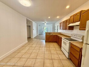2780 Sunnyside St in Jacksonville, FL - Building Photo - Building Photo