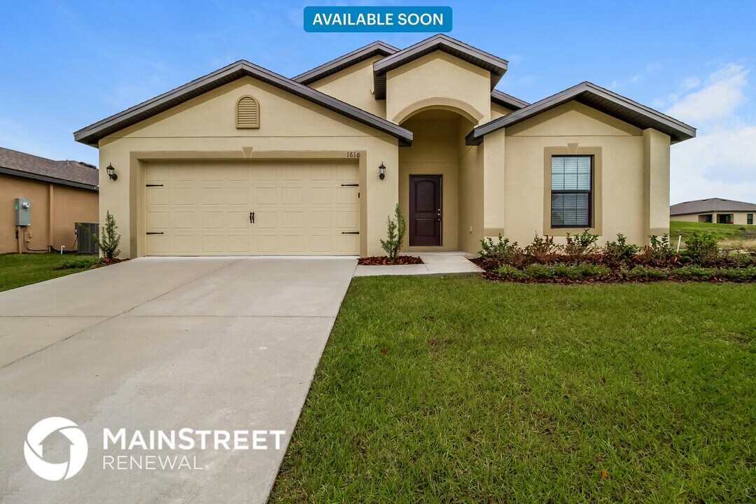 1610 Orne St in Mascotte, FL - Building Photo