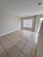 4605 NW 9th Dr in Plantation, FL - Building Photo - Building Photo