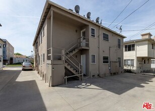 8537 Cashio St in Los Angeles, CA - Foto de edificio - Building Photo