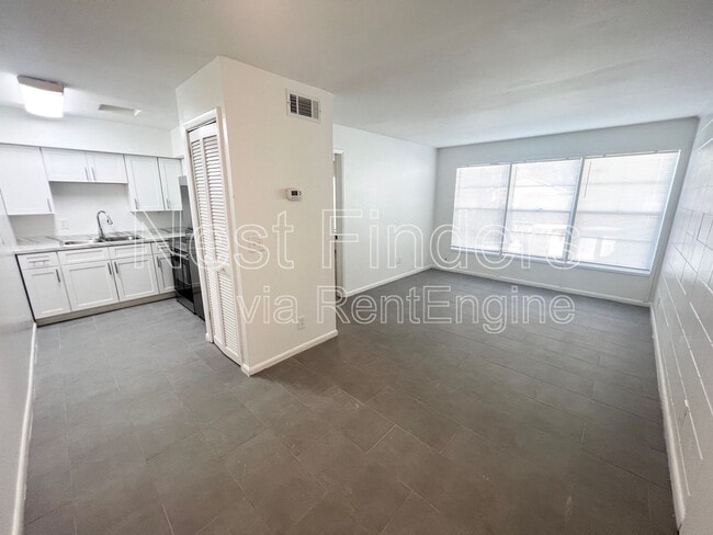 property at 1318 Sydney Pl