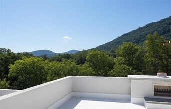 966 Wauka Ridge Rd in Clermont, GA - Foto de edificio - Building Photo