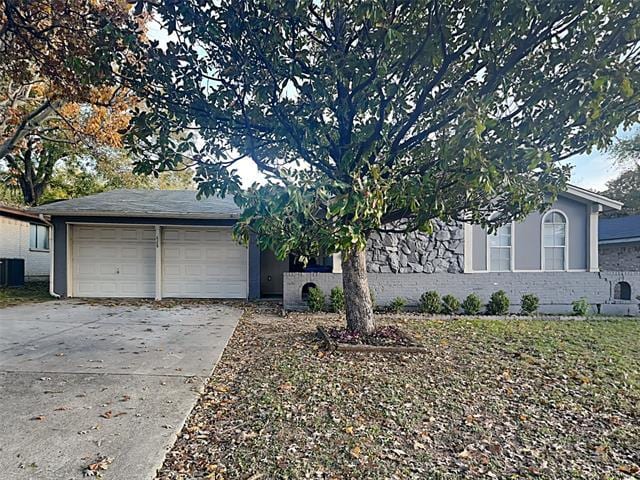 property at 628 E Renfro St
