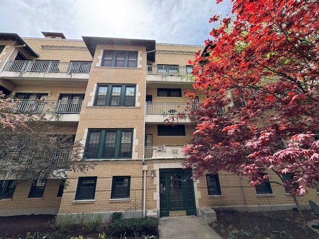 4312 N Clarendon Ave, Unit 1231 in Chicago, IL - Building Photo