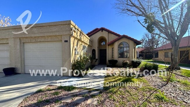 19053 Elm Dr in Apple Valley, CA - Building Photo - Building Photo