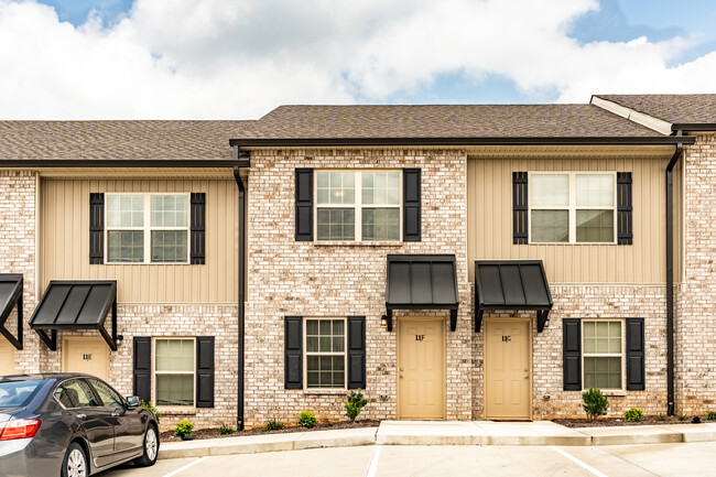 Pinebrook Townhomes in Clarksville, TN - Foto de edificio - Building Photo