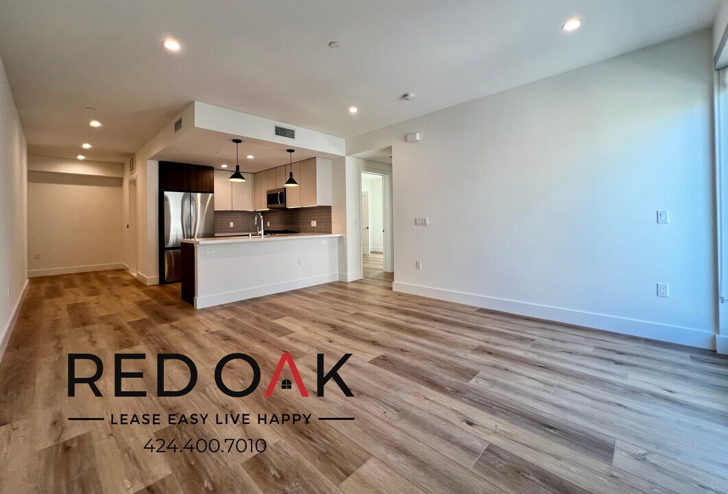 5801 Camerford Ave in Los Angeles, CA - Building Photo